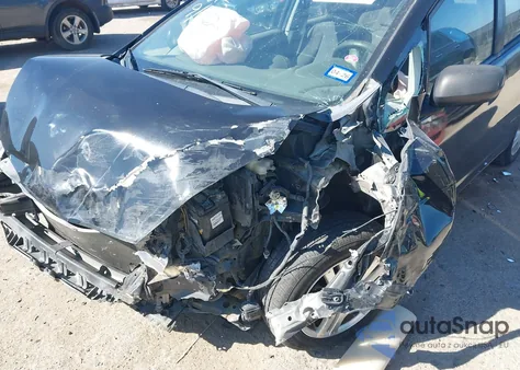 2010 Honda Fit z USA, uszkodzony, nr VIN JHMGE8H22AS010764